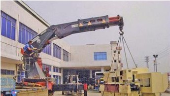 合肥某農貿市場搬家起重